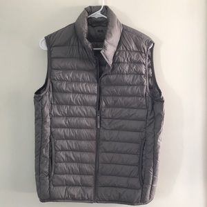 LIKE NEW Uniqlo Down Vest